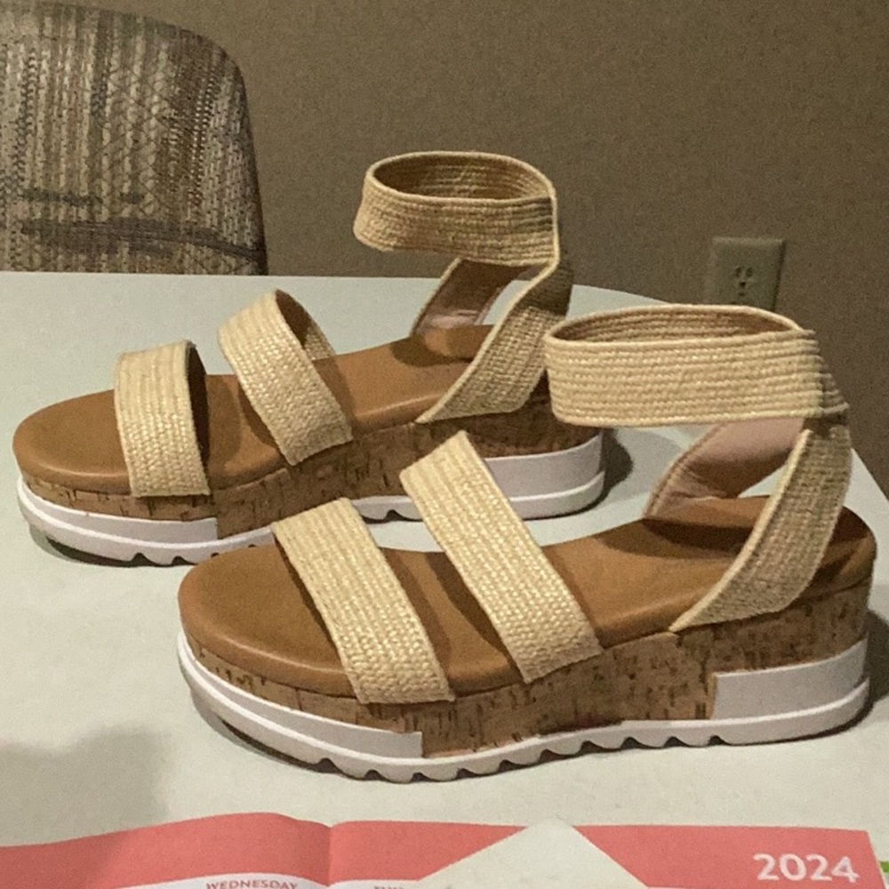 Sandles